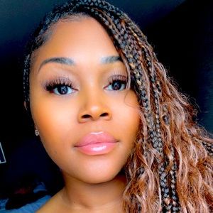 Meet your Posher, Cayla